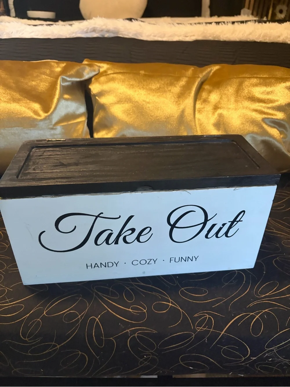 Take Out White Decorative Paper Towel Holder